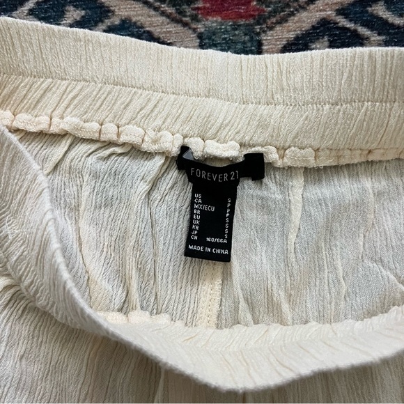 Forever 21 Black and White Floral Pants - Picture 5 of 8